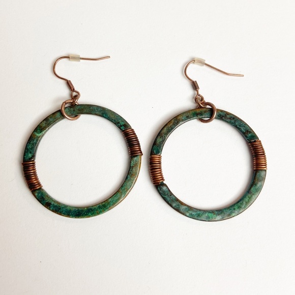 Copper patina boho circle drop earrings - Picture 2 of 5